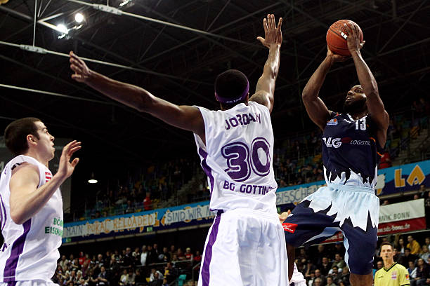 通过引入新 通过引入新